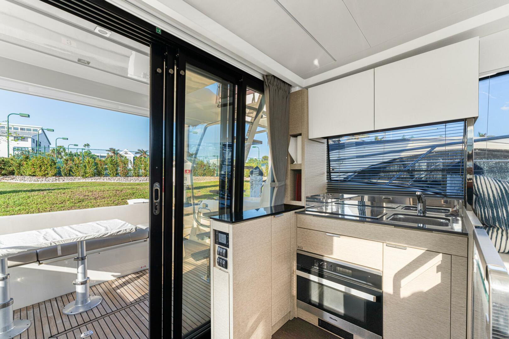 Slide: The Image of Prestige 420 Flybidge 2020 - 4808719