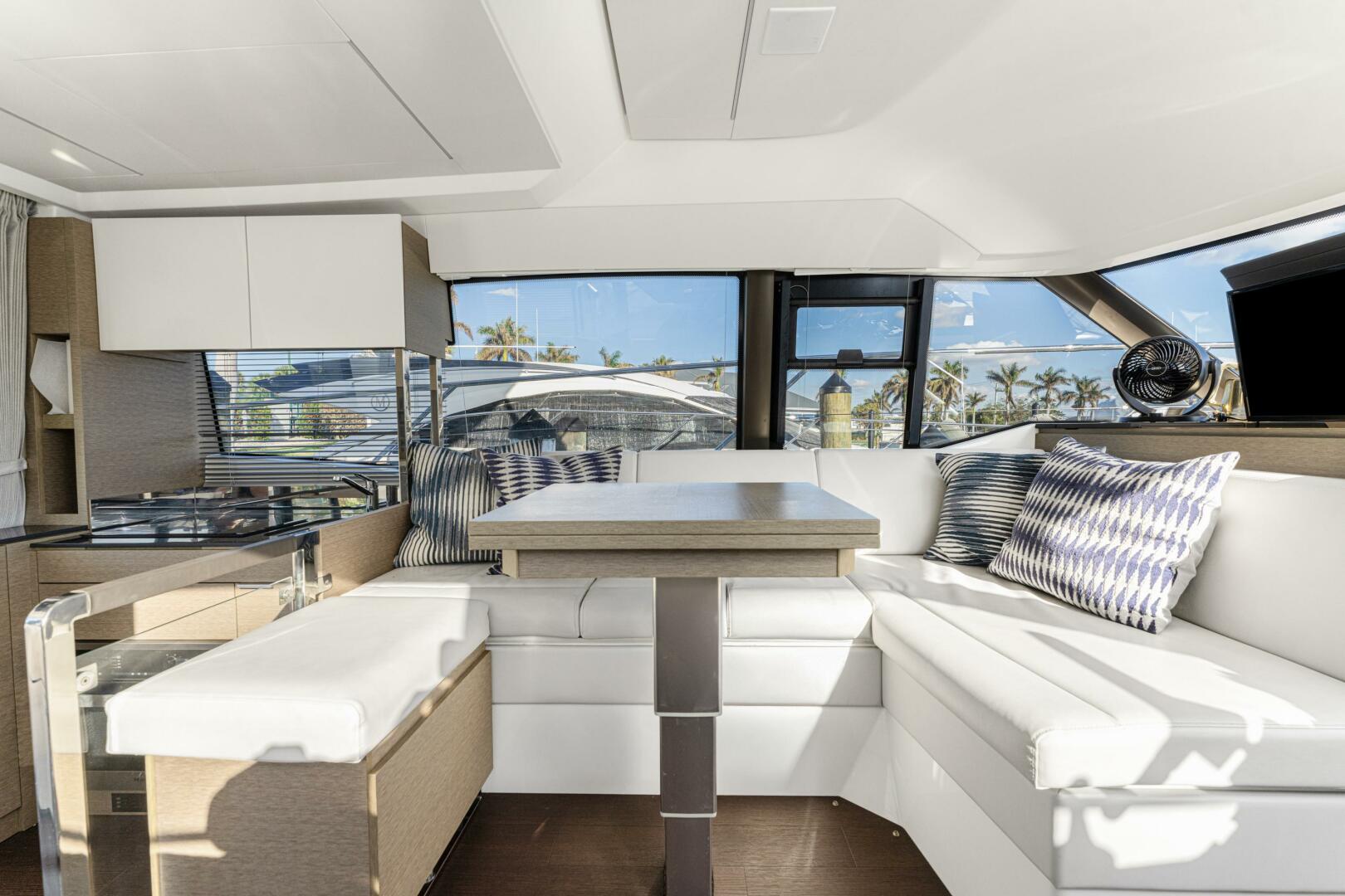 Slide: The Image of Prestige 420 Flybidge 2020 - 4808720