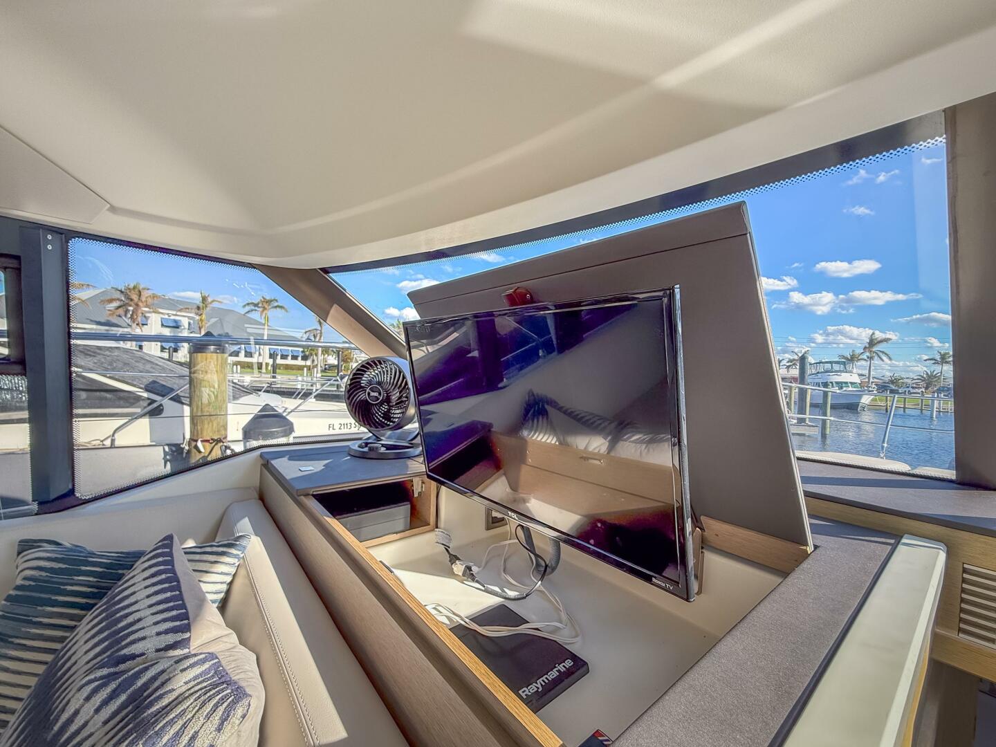 Slide: The Image of Prestige 420 Flybidge 2020 - 4808727