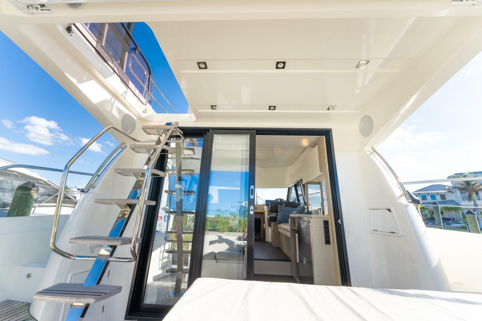 Slide: The Image of Prestige 420 Flybidge 2020 - 4808742