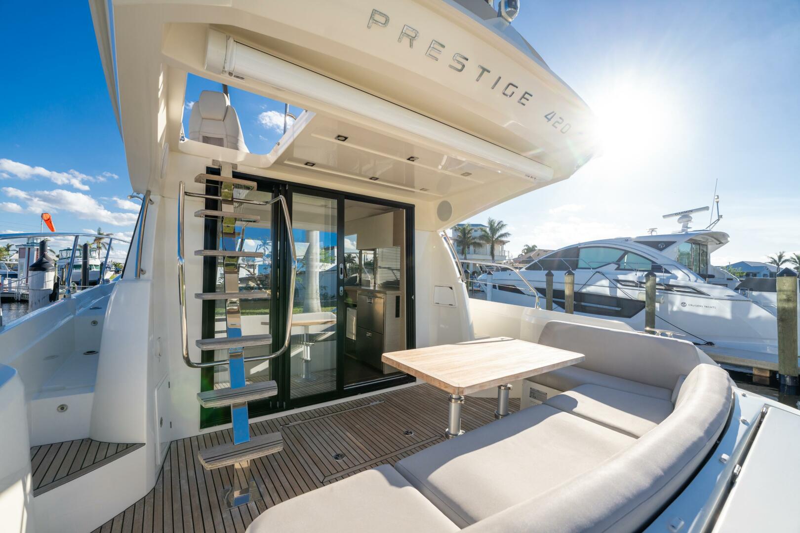 Slide: The Image of Prestige 420 Flybidge 2020 - 4808759