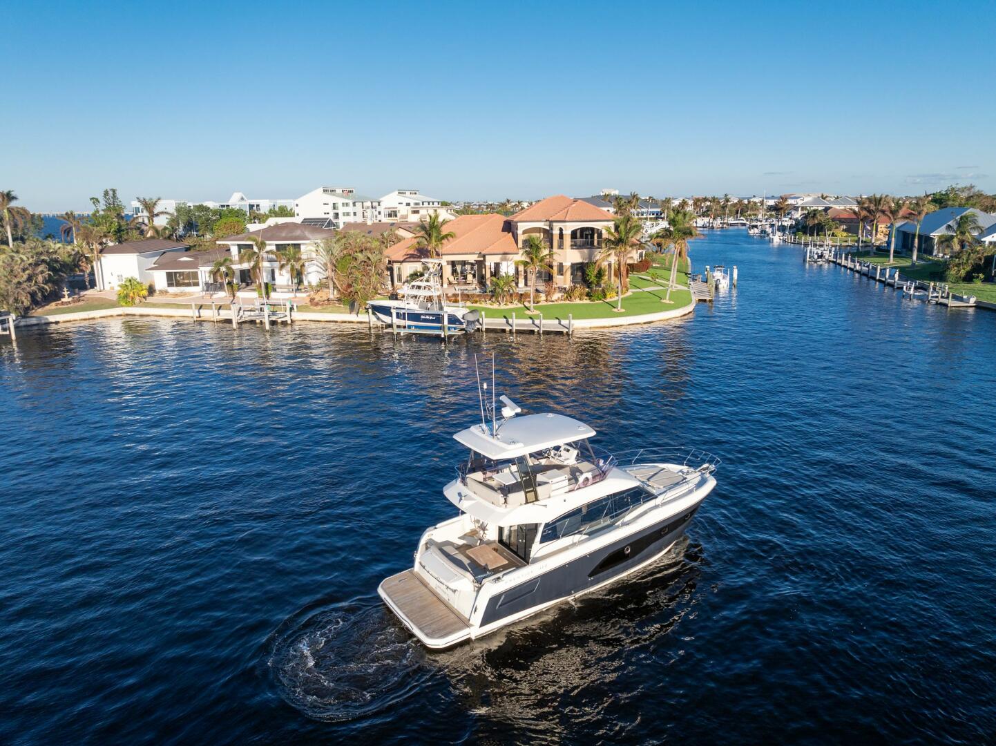 Slide: The Image of Prestige 420 Flybidge 2020 - 4808775