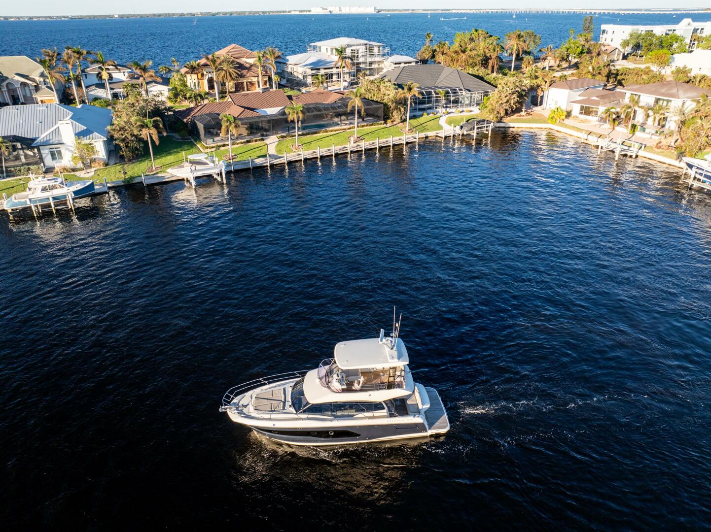 Slide: The Image of Prestige 420 Flybidge 2020 - 4808777