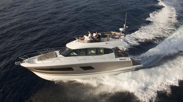 Slide: The Image of Prestige 420 Flybridge 2023 - 0