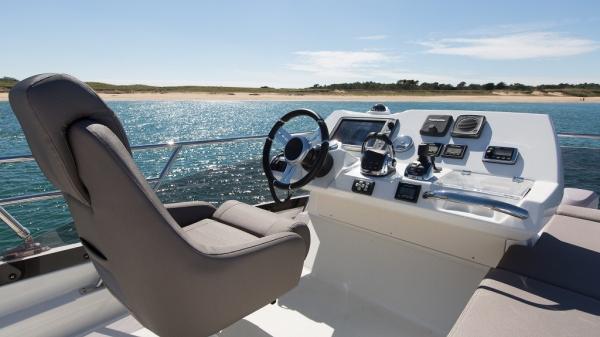Slide: The Image of Prestige 420 Flybridge 2023 - 10