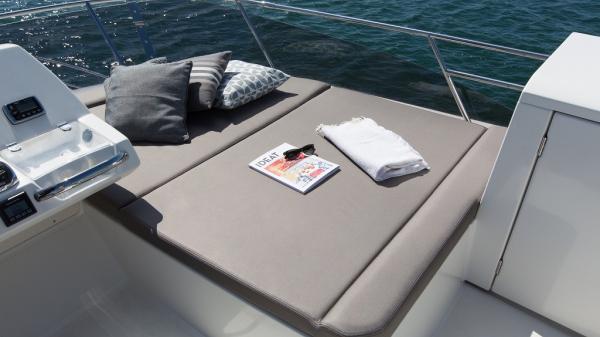 Slide: The Image of Prestige 420 Flybridge 2024 - 10