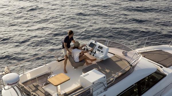 Slide: The Image of Prestige 420 Flybridge 2024 - 6