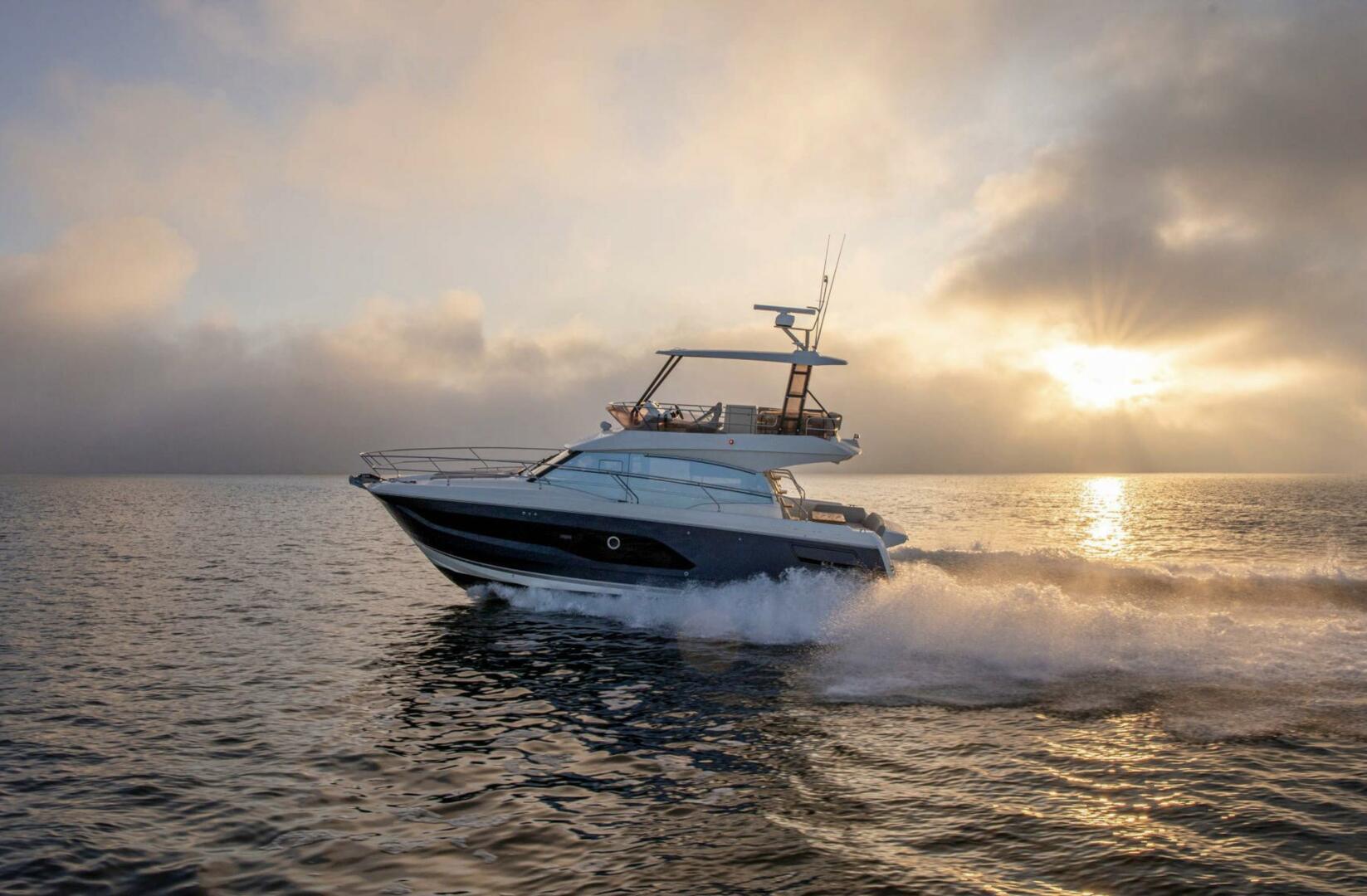 Slide: The Image of Prestige 420 Flybridge 2025 - 4324064