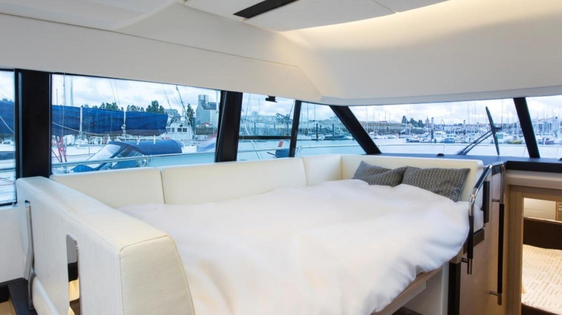 Slide: The Image of Prestige 420 Flybridge 2025 - 788487