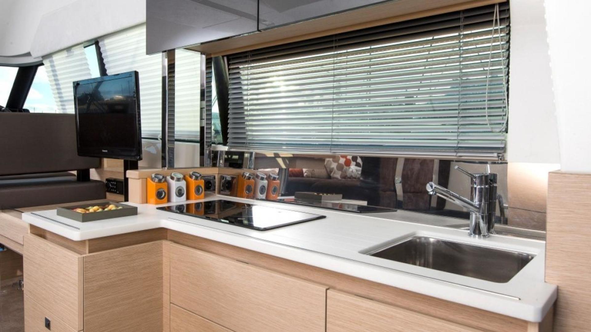 Slide: The Image of Prestige 420 Flybridge 2025 - 788485