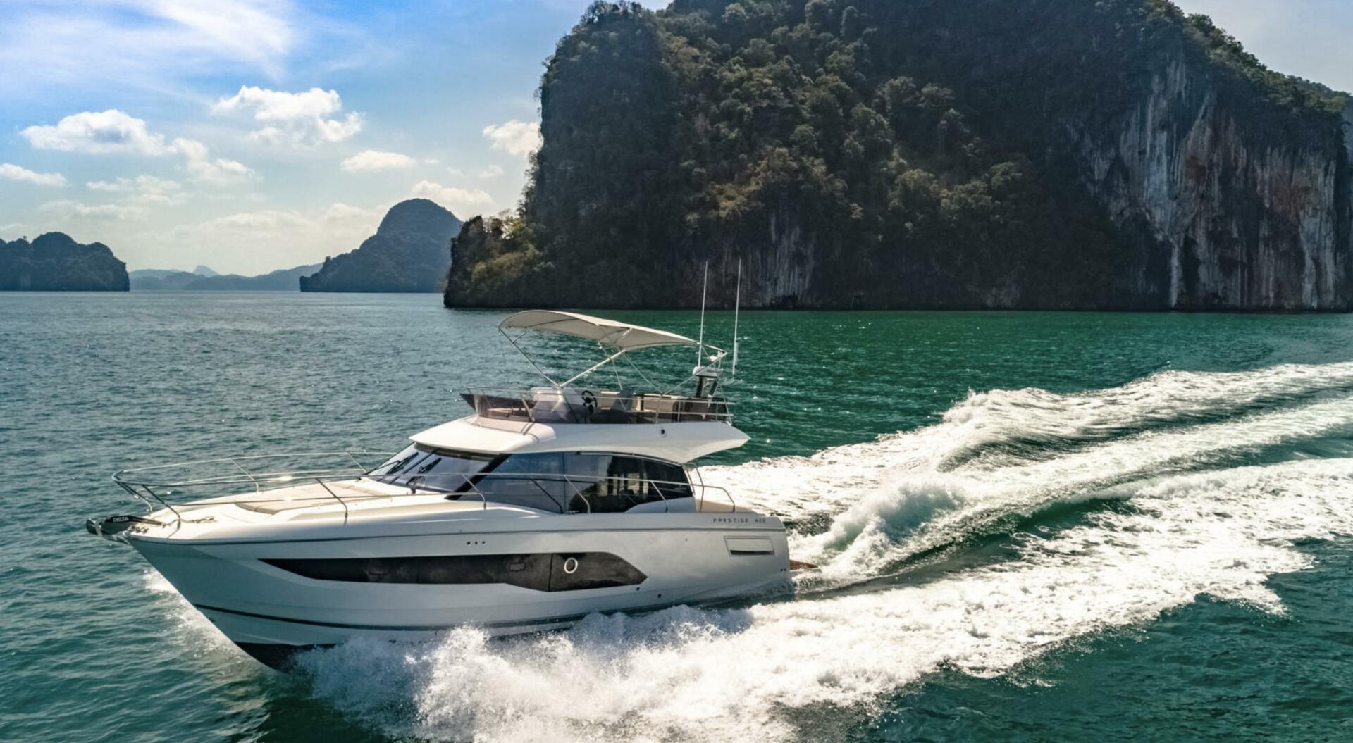 Slide: The Image of Prestige 420 Flybridge 2025 - 4324057