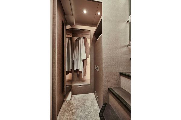 Slide: The Image of Prestige 420 S 2020 - 11