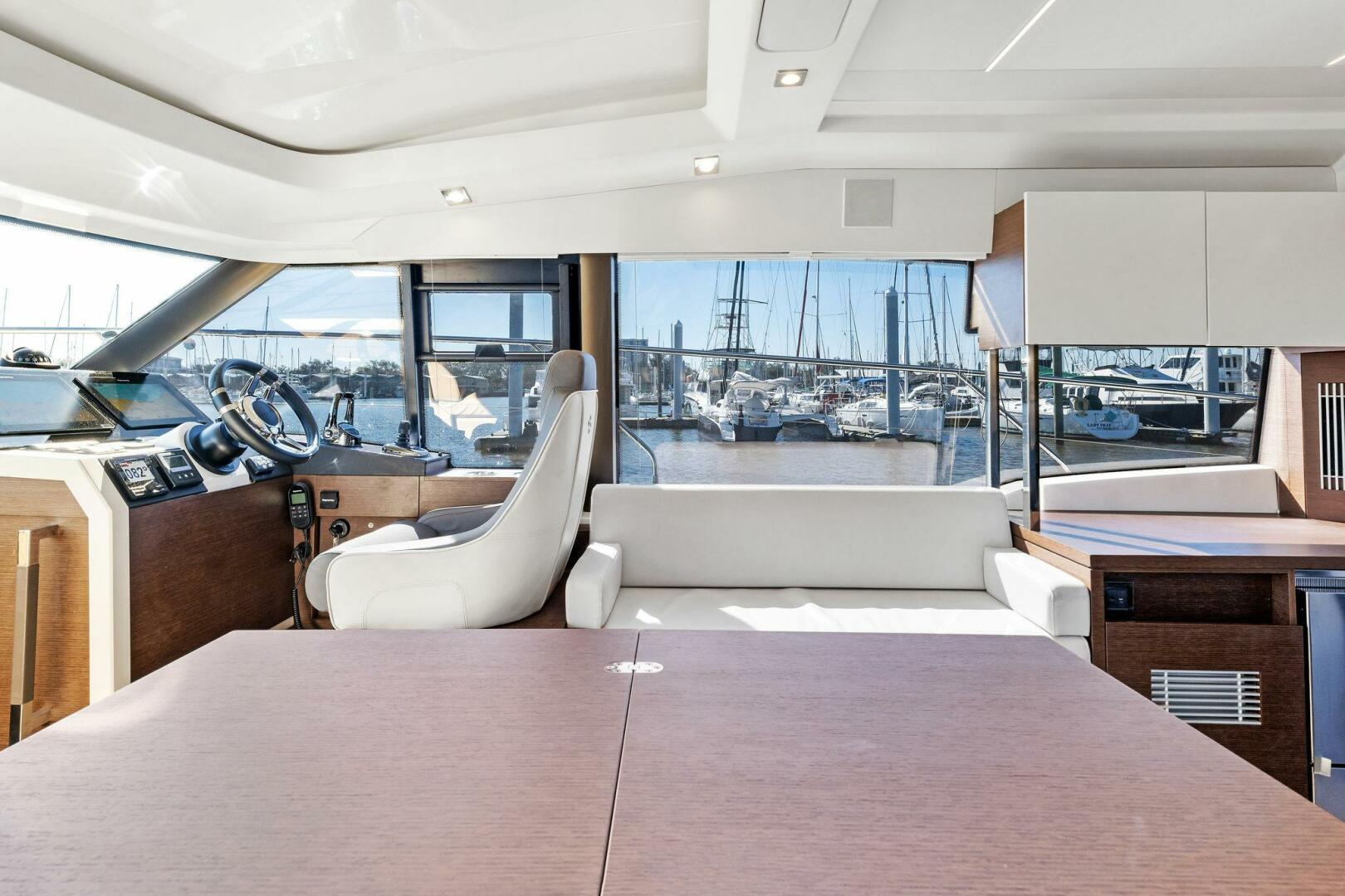 Slide: The Image of 2020 Prestige 420S- KAREN ANN III- Helm - 5053599