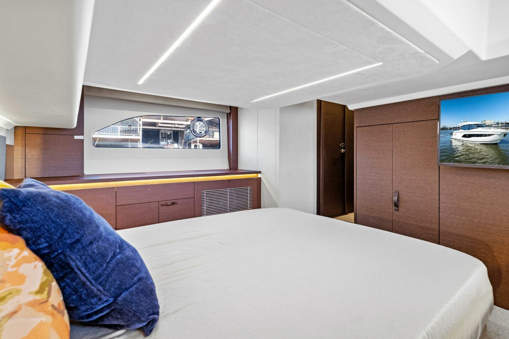Slide: The Image of 2020 Prestige 420S- KAREN ANN III- Master Stateroom - 5053629