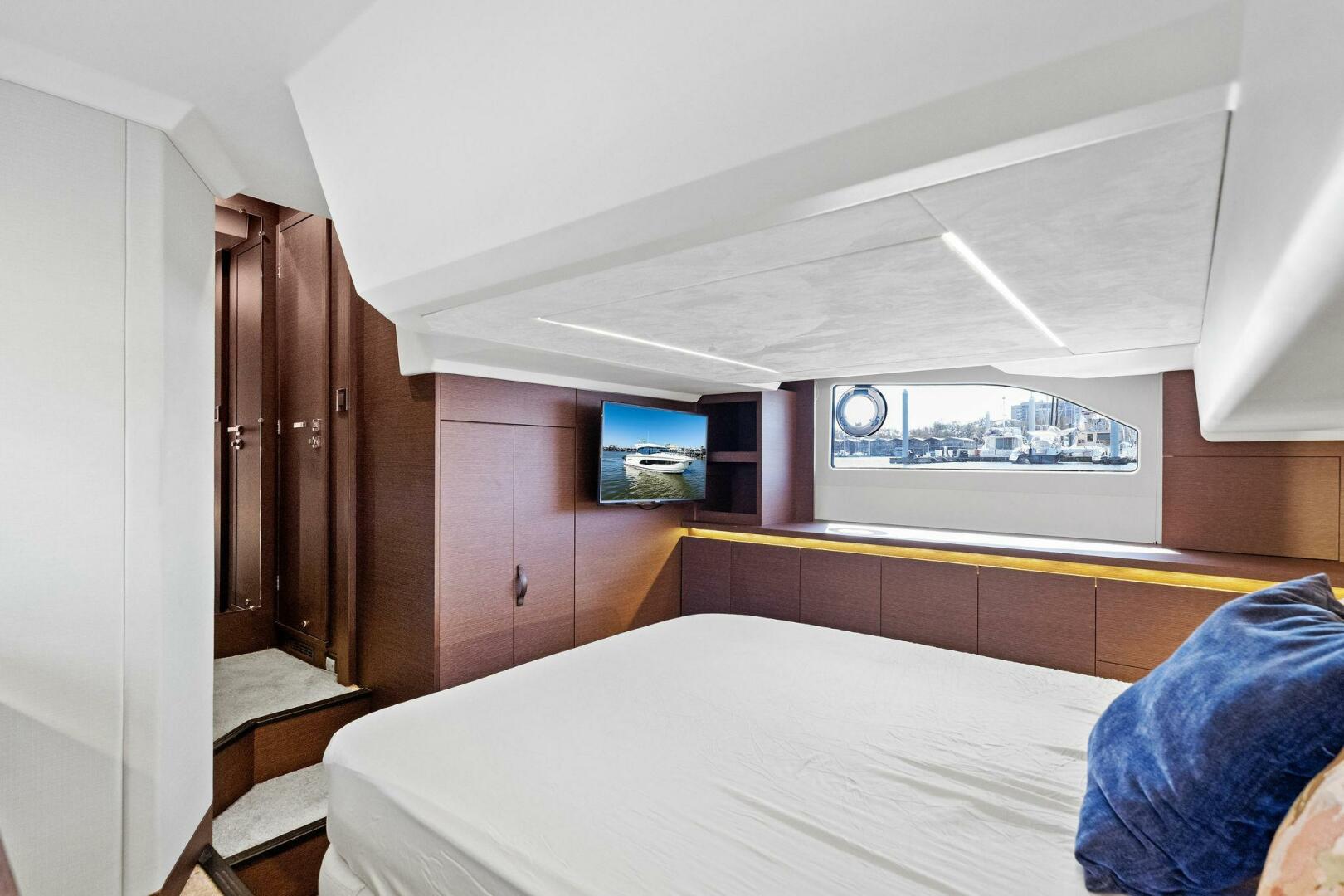 Slide: The Image of 2020 Prestige 420S- KAREN ANN III- Master Stateroom - 5053630