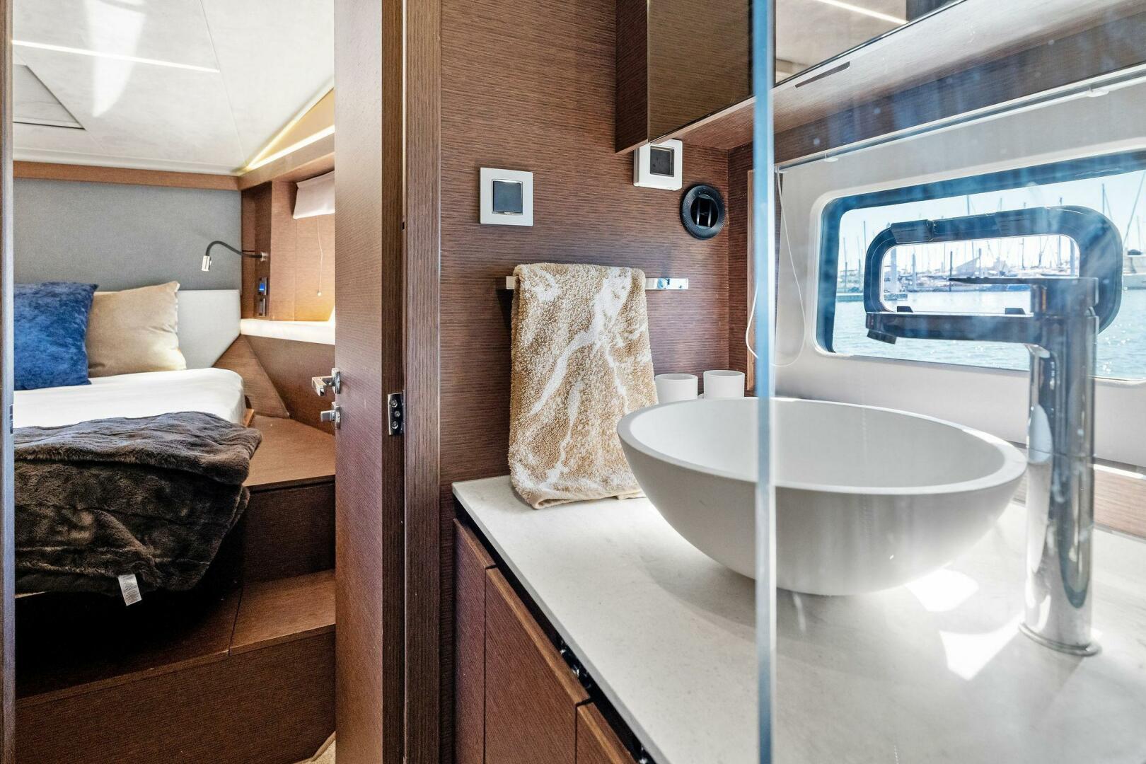 Slide: The Image of 2020 Prestige 420S- KAREN ANN III- VIP Head - 5053580