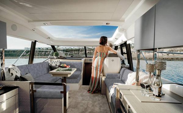 Slide: The Image of Prestige 420S 2024 - 7