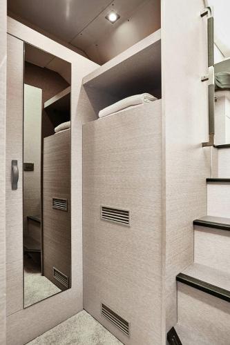 Slide: The Image of Prestige 420S 2024 - 8