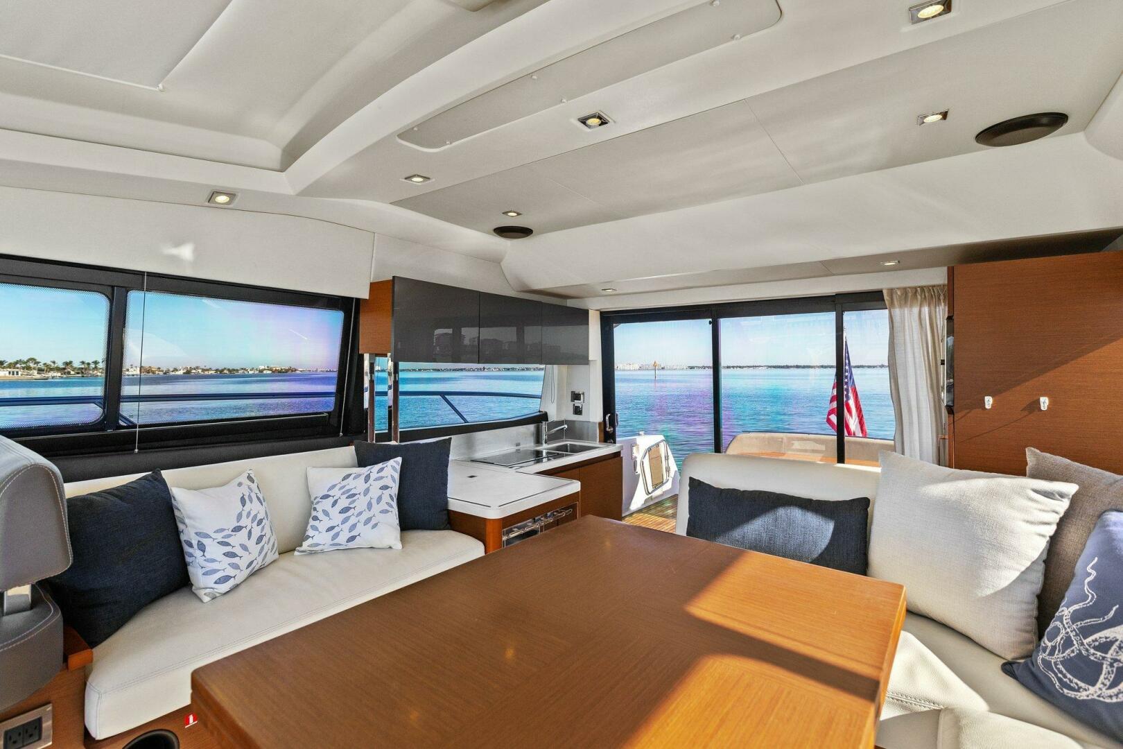 Slide: The Image of 2014 45 Prestige 450S - Slainte - Salon - 4835848
