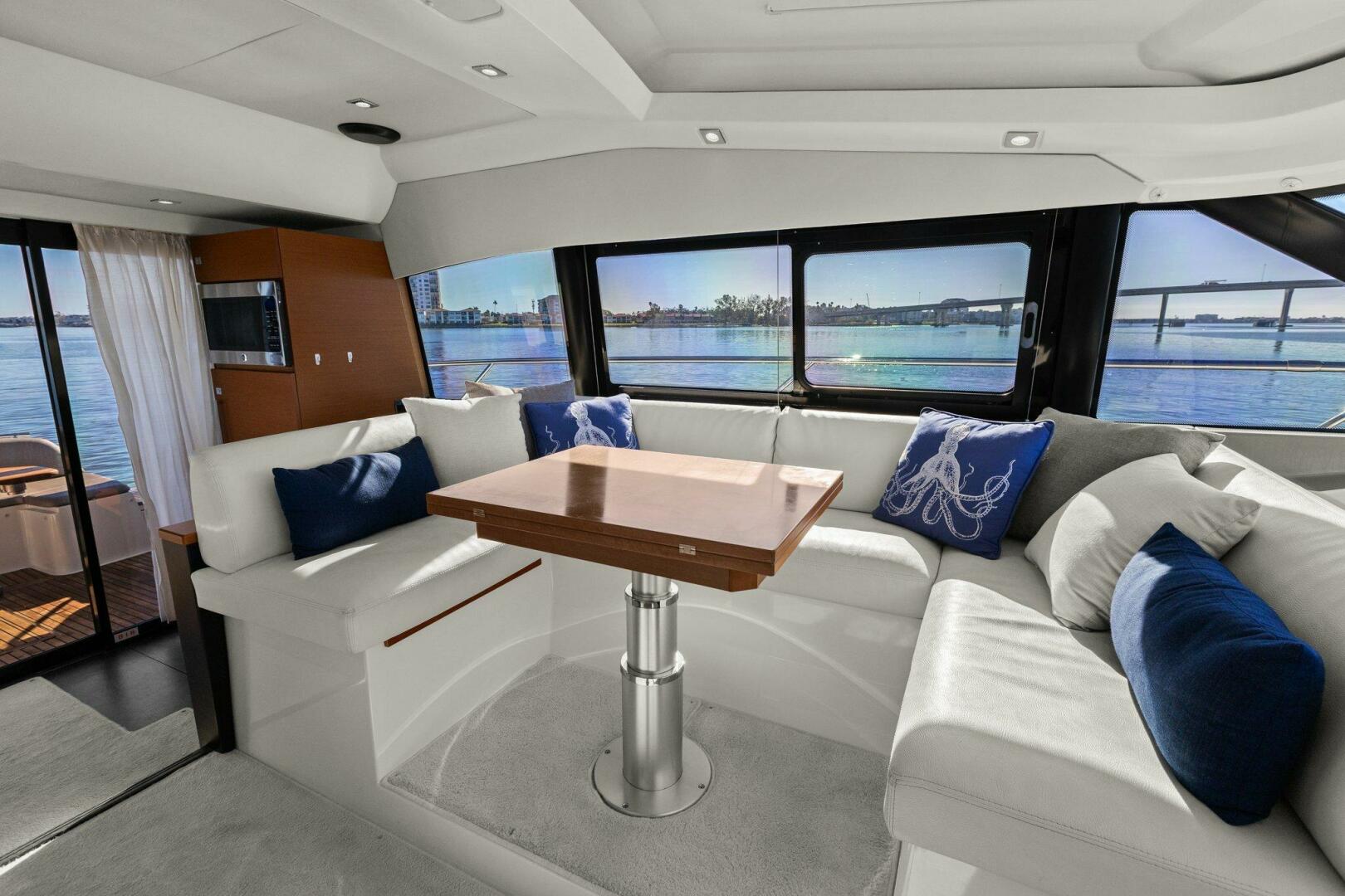 Slide: The Image of 2014 45 Prestige 450S - Slainte - Dinette - 4835838