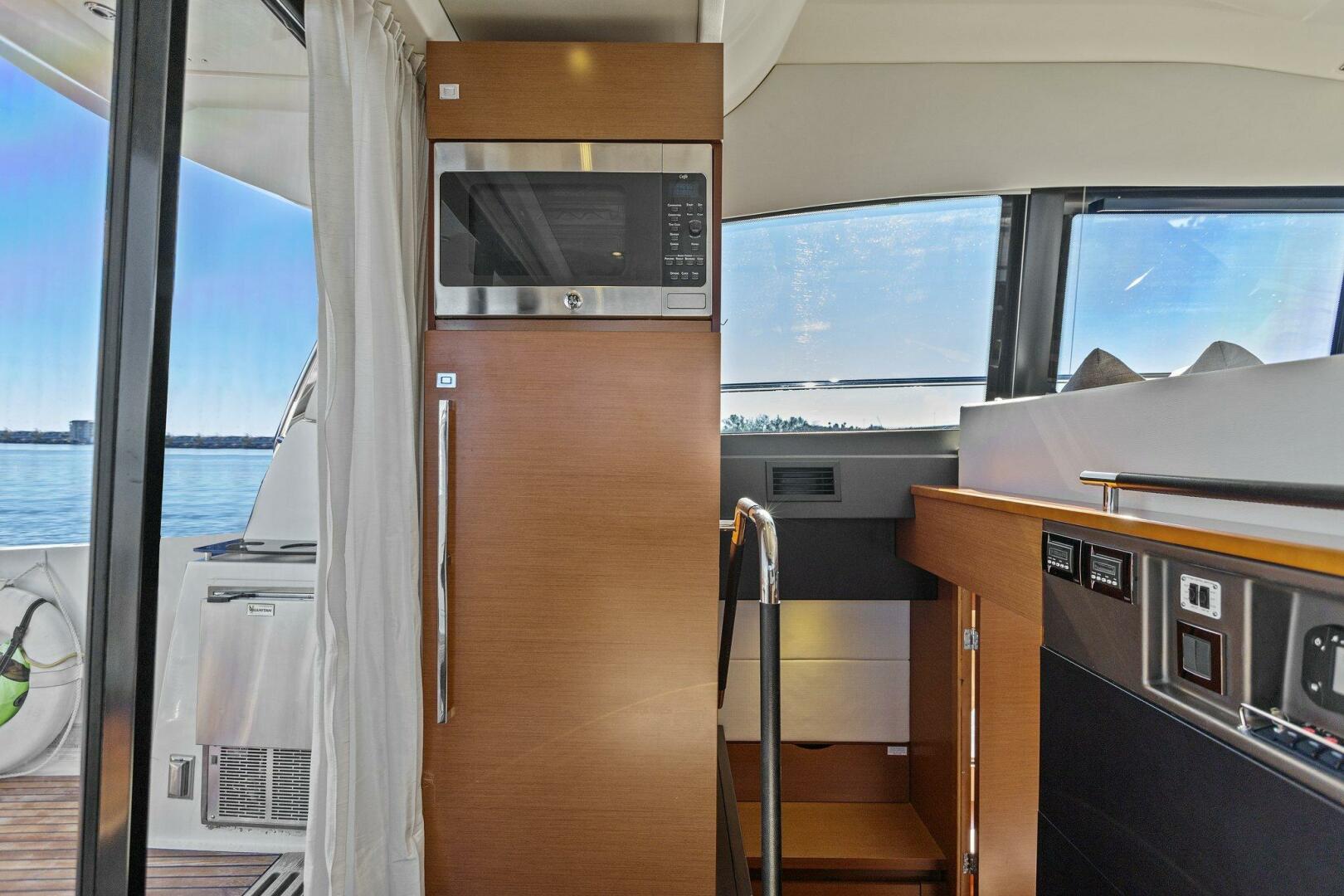 Slide: The Image of 2014 45 Prestige 450S - Slainte - Galley - 4835846