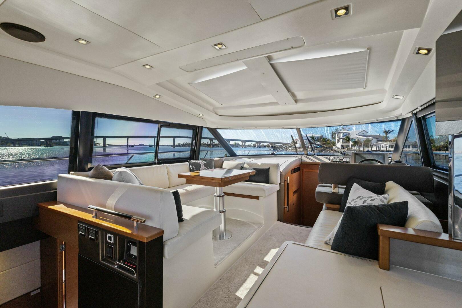 Slide: The Image of 2014 45 Prestige 450S - Slainte - Salon - 4835847