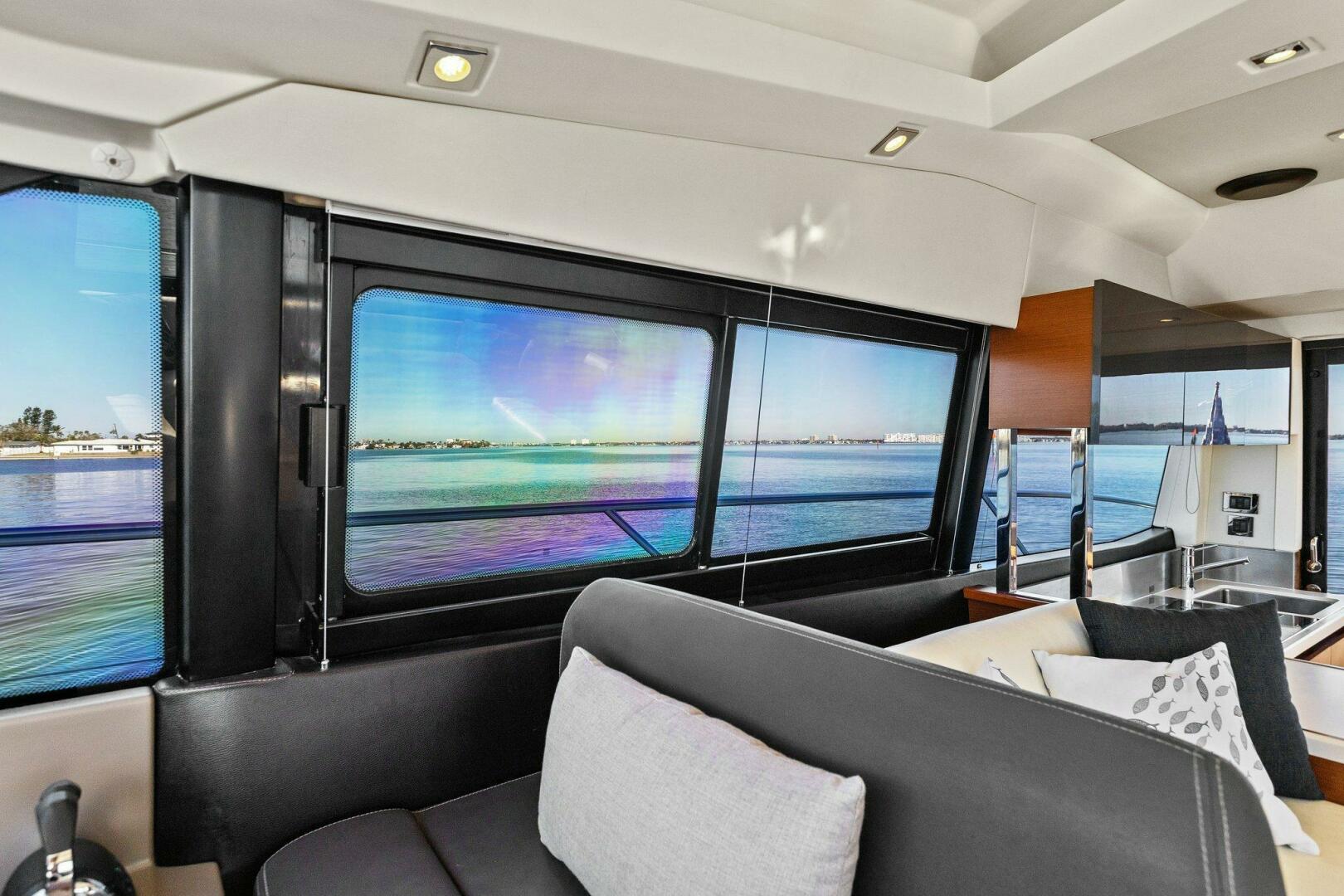 Slide: The Image of 2014 45 Prestige 450S - Slainte - Salon - 4835849