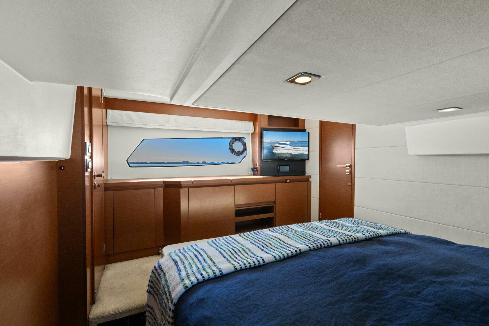 Slide: The Image of 2014 45 Prestige 450S - Slainte - Master Stateroom - 4835886