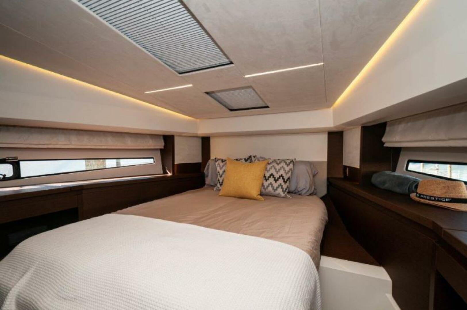 Slide: The Image of 2019 Prestige 460 Flybridge VIP SR 2 - 4985061