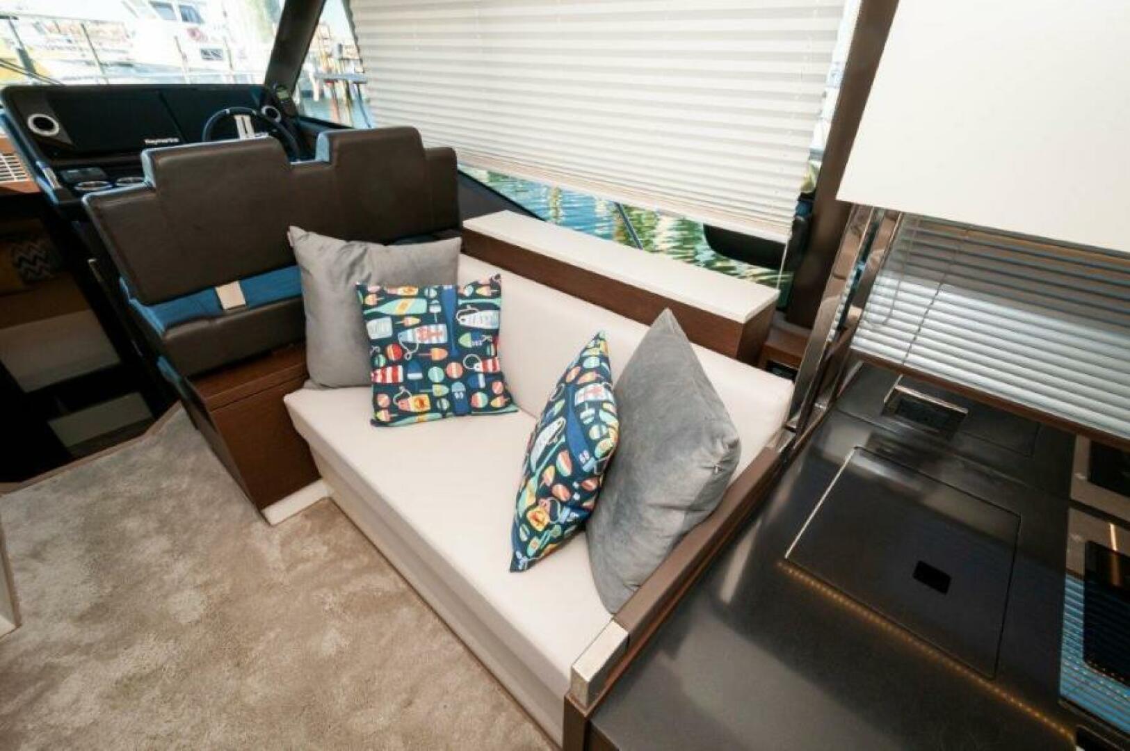 Slide: The Image of 2019 Prestige 460 Flybridge Salon 4 - 4985052