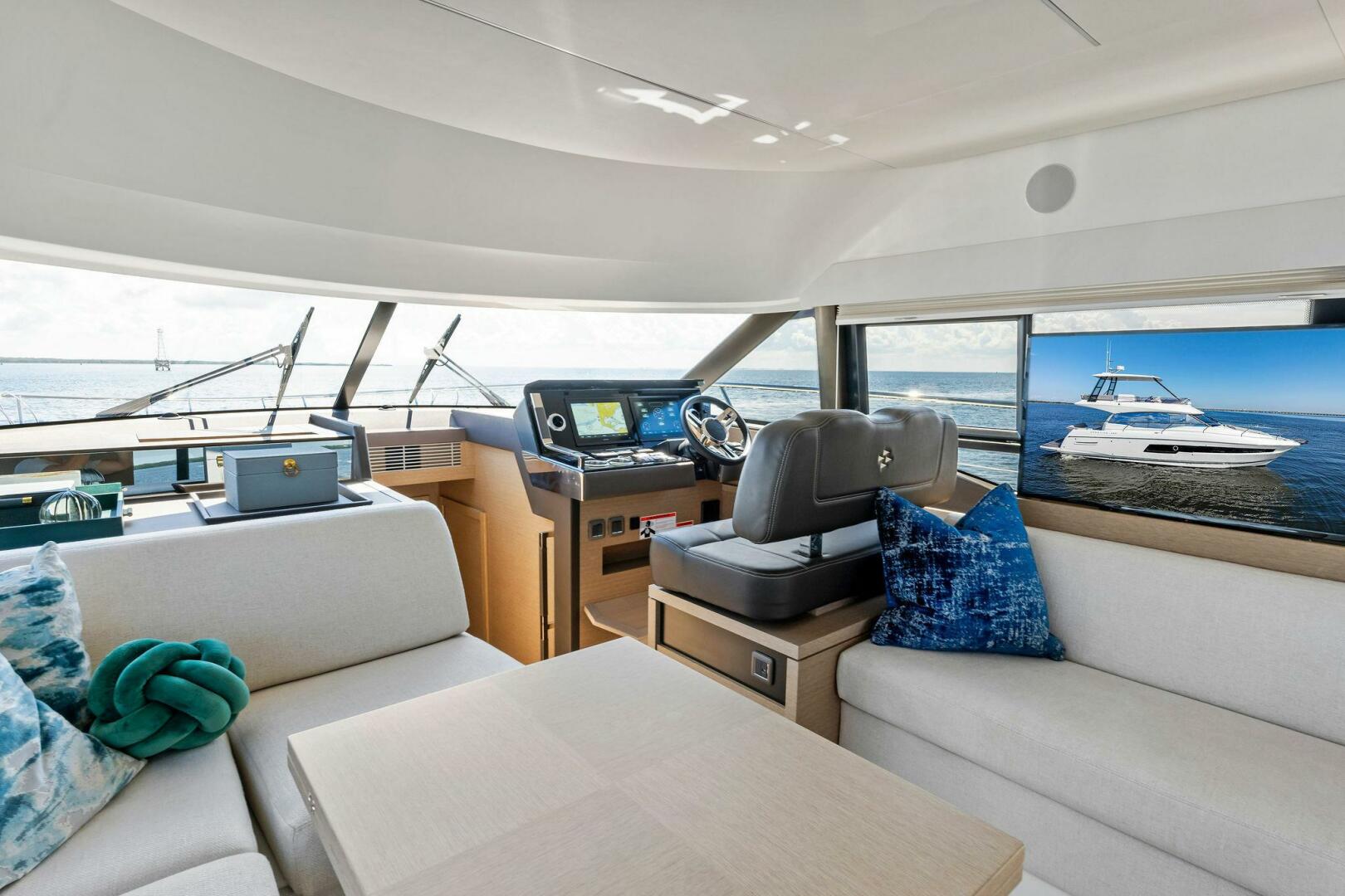 Slide: The Image of Prestige 460 Flybridge 2023 - 4696535