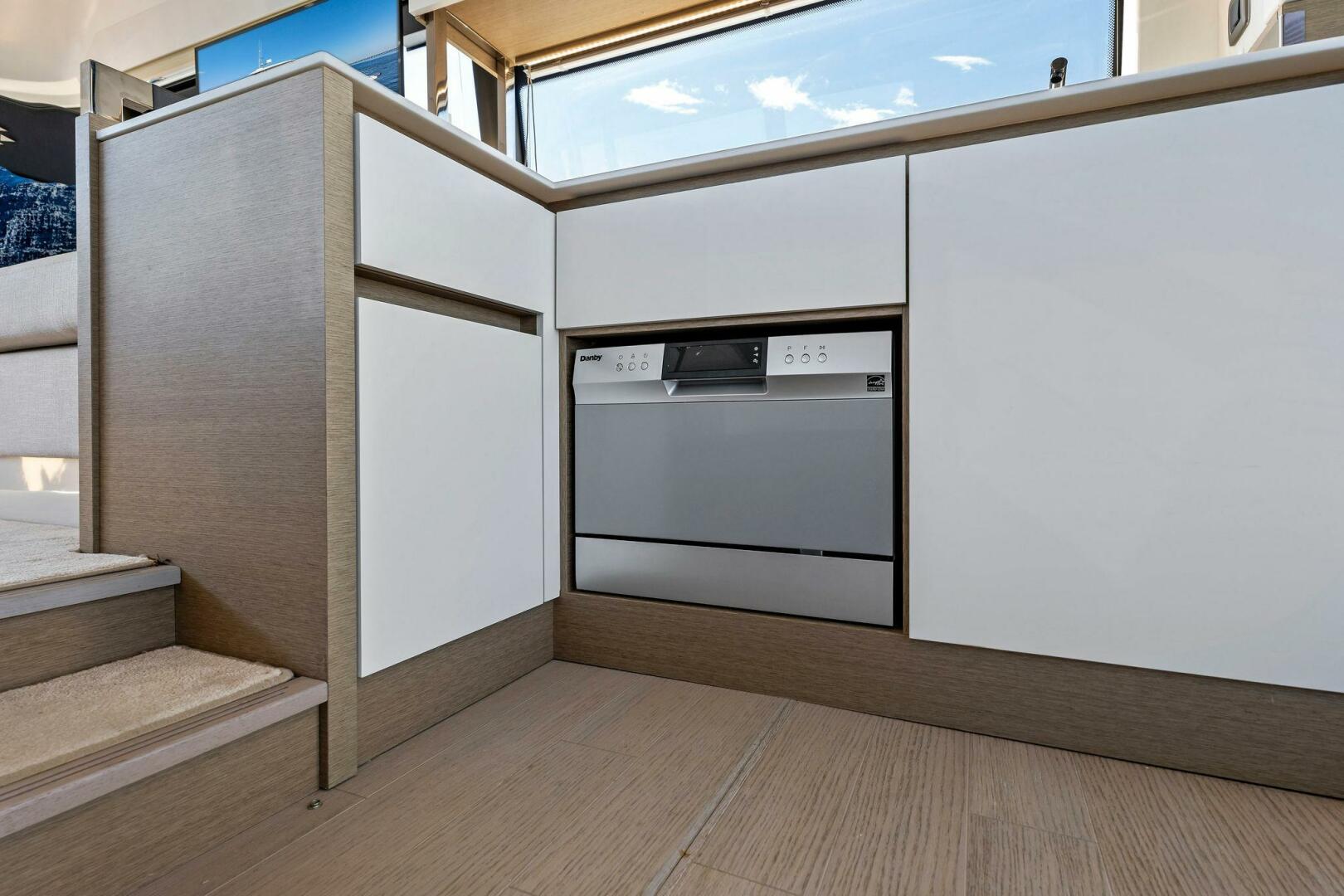 Slide: The Image of Prestige 460 Flybridge 2023 - 4696538