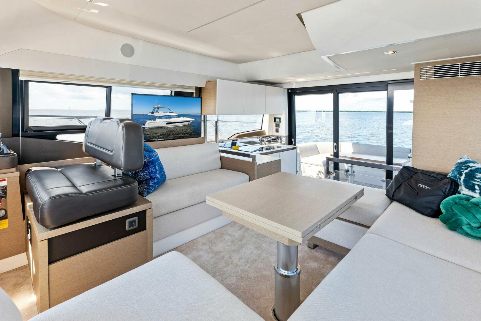 Slide: The Image of Prestige 460 Flybridge 2023 - 4696541