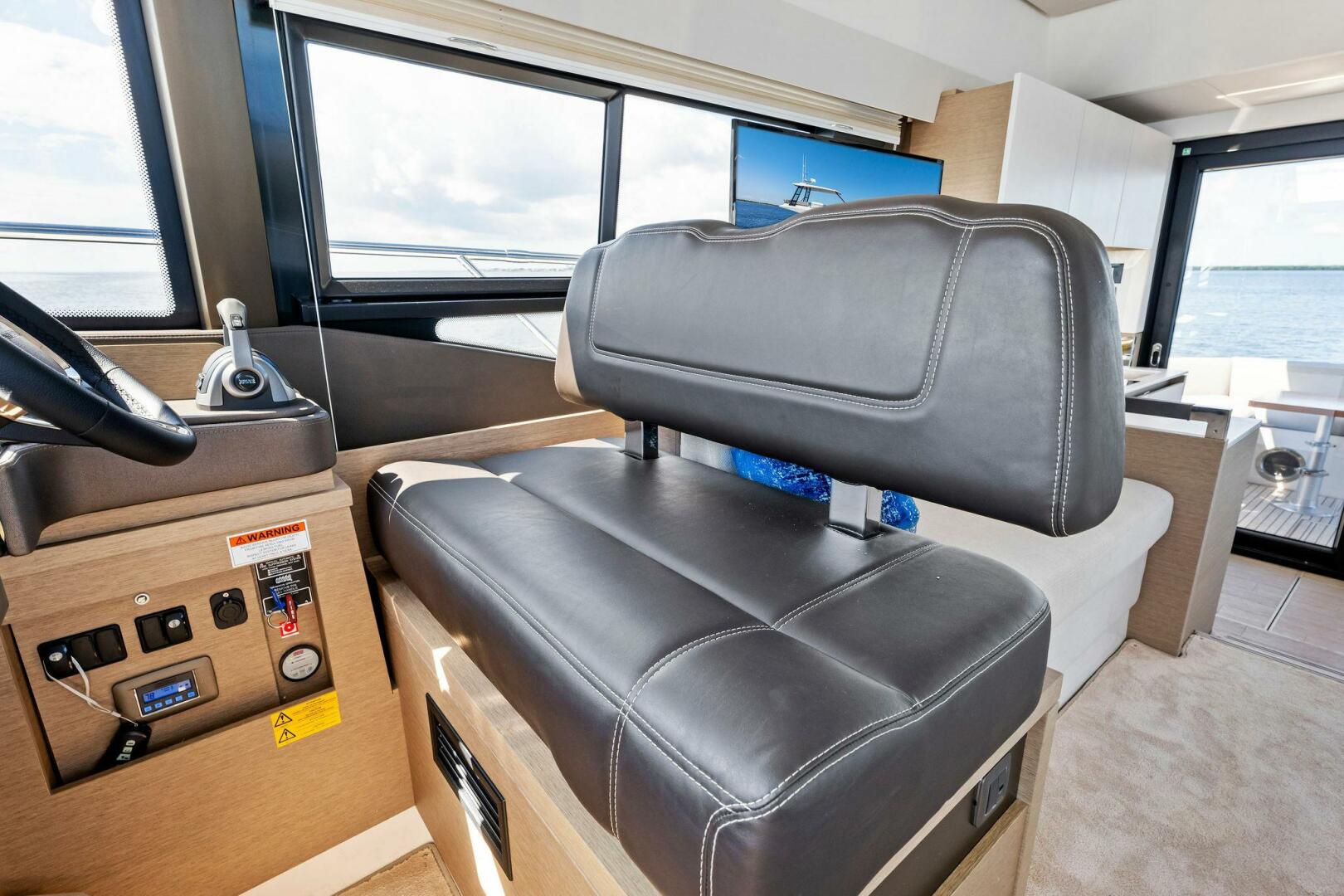 Slide: The Image of Prestige 460 Flybridge 2023 - 4696546