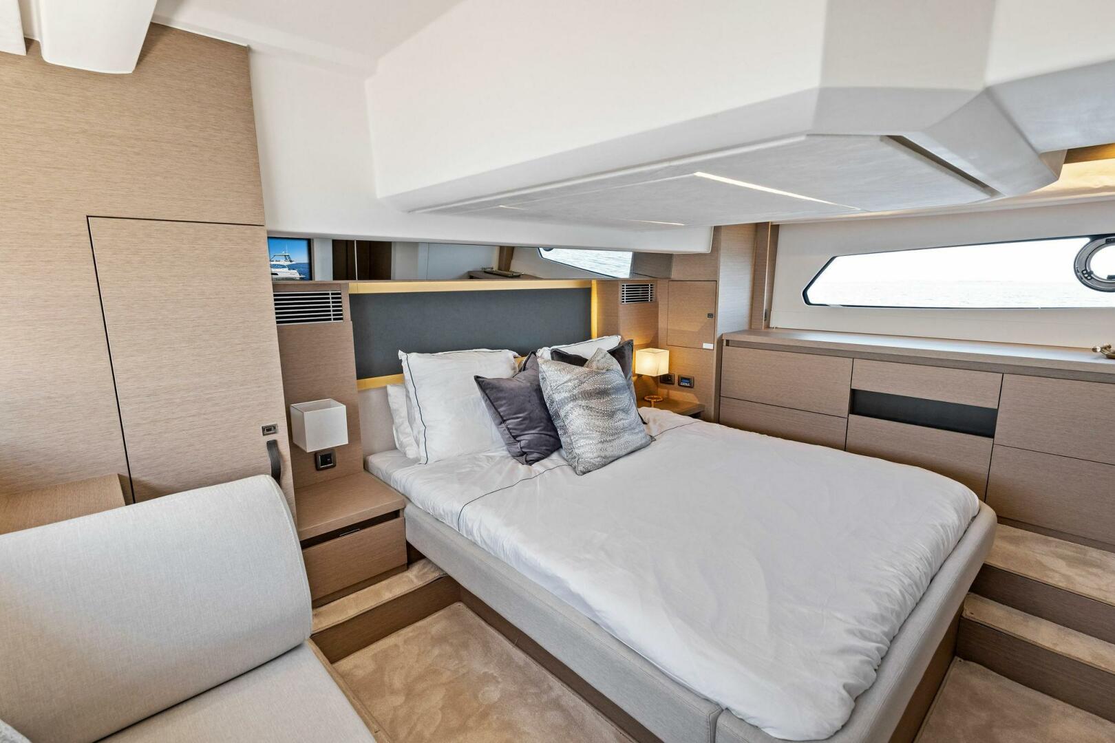 Slide: The Image of Prestige 460 Flybridge 2023 - 4696549