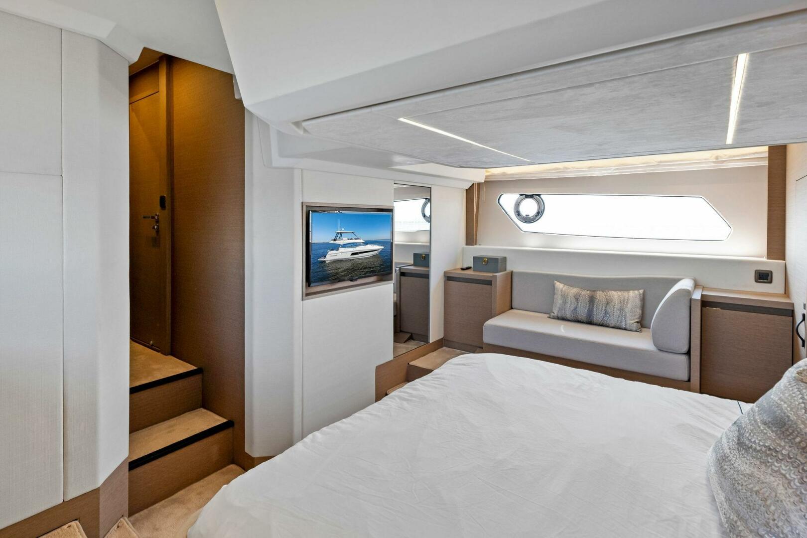 Slide: The Image of Prestige 460 Flybridge 2023 - 4696553