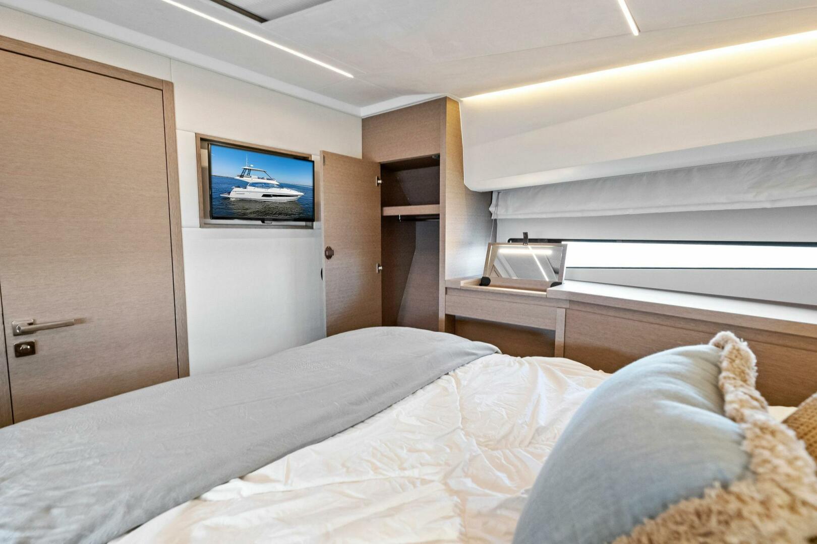 Slide: The Image of Prestige 460 Flybridge 2023 - 4696564