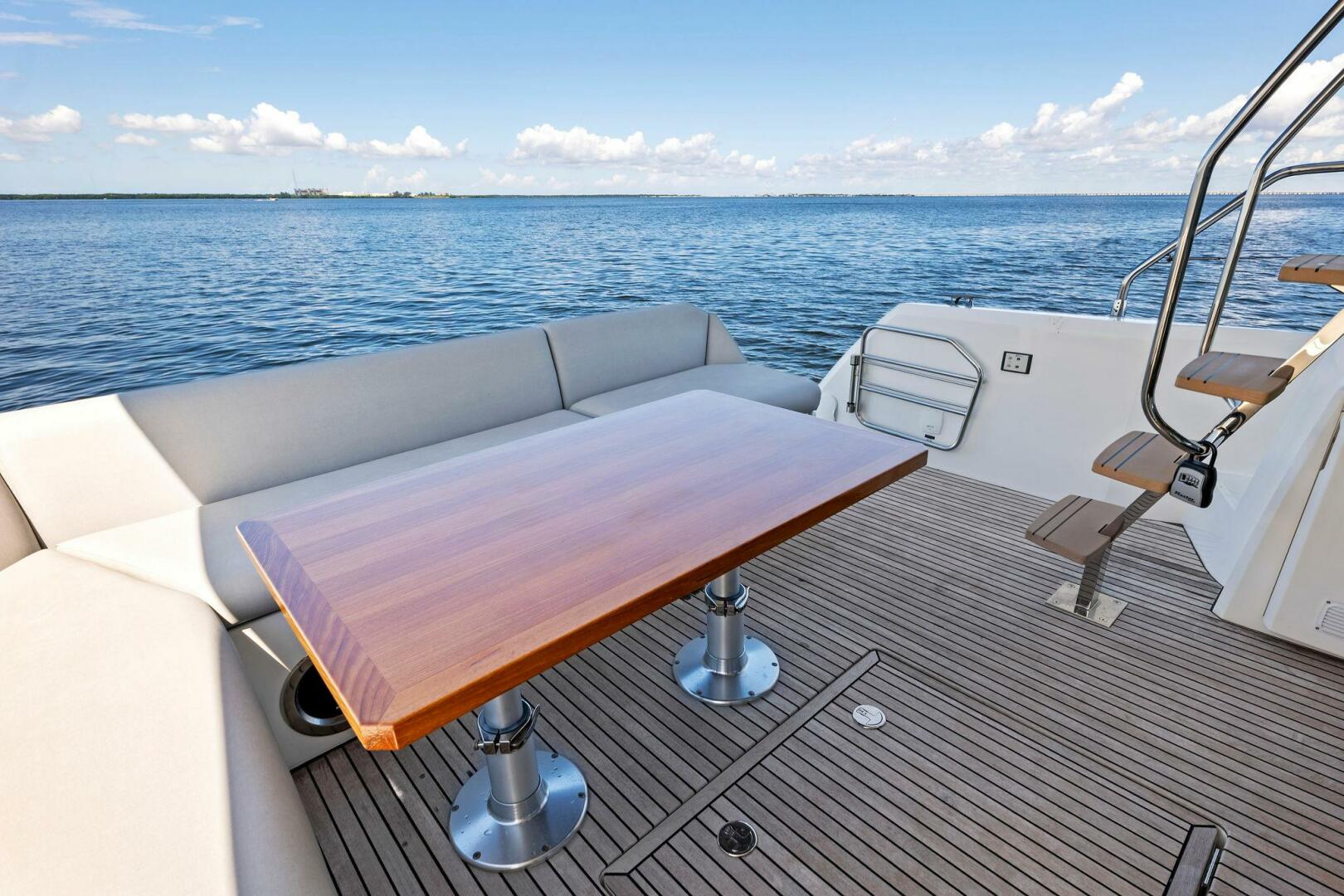 Slide: The Image of Prestige 460 Flybridge 2023 - 4696570