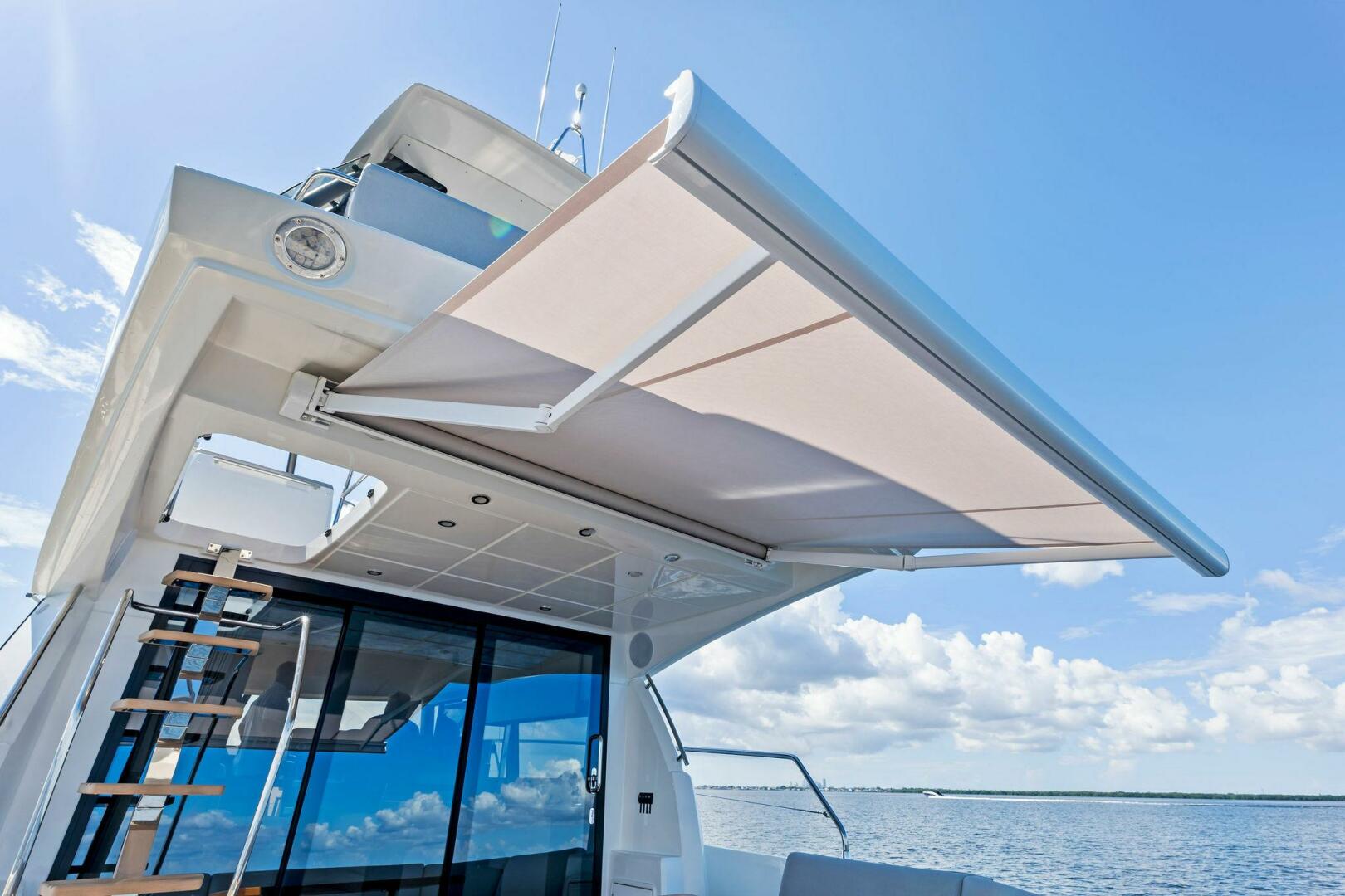Slide: The Image of Prestige 460 Flybridge 2023 - 4696575