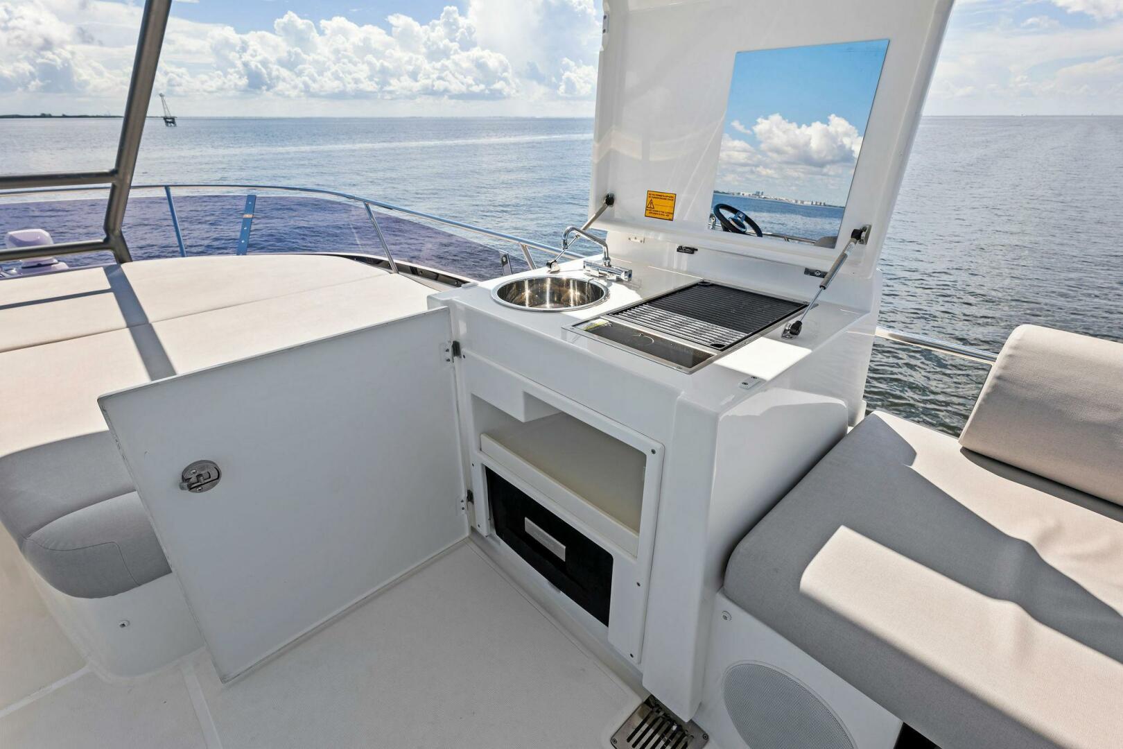 Slide: The Image of Prestige 460 Flybridge 2023 - 4696581