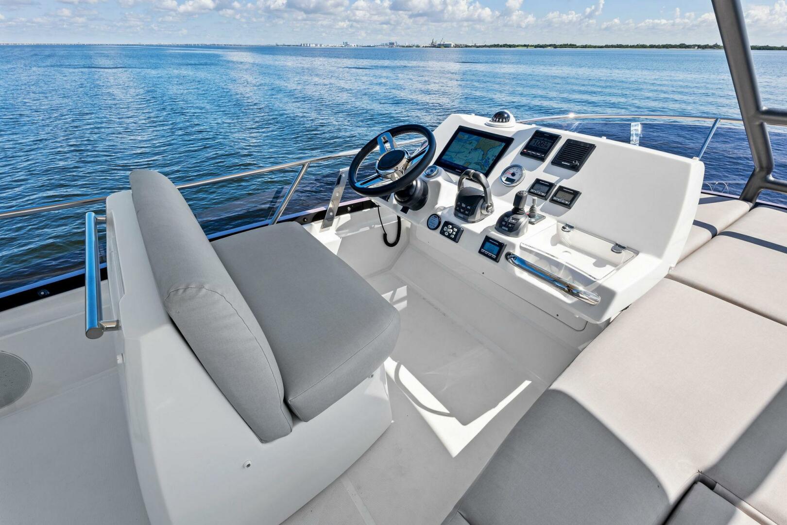 Slide: The Image of Prestige 460 Flybridge 2023 - 4696582