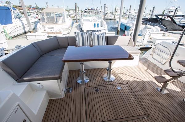 Slide: The Image of Prestige 460 Flybridge 2023 - 7