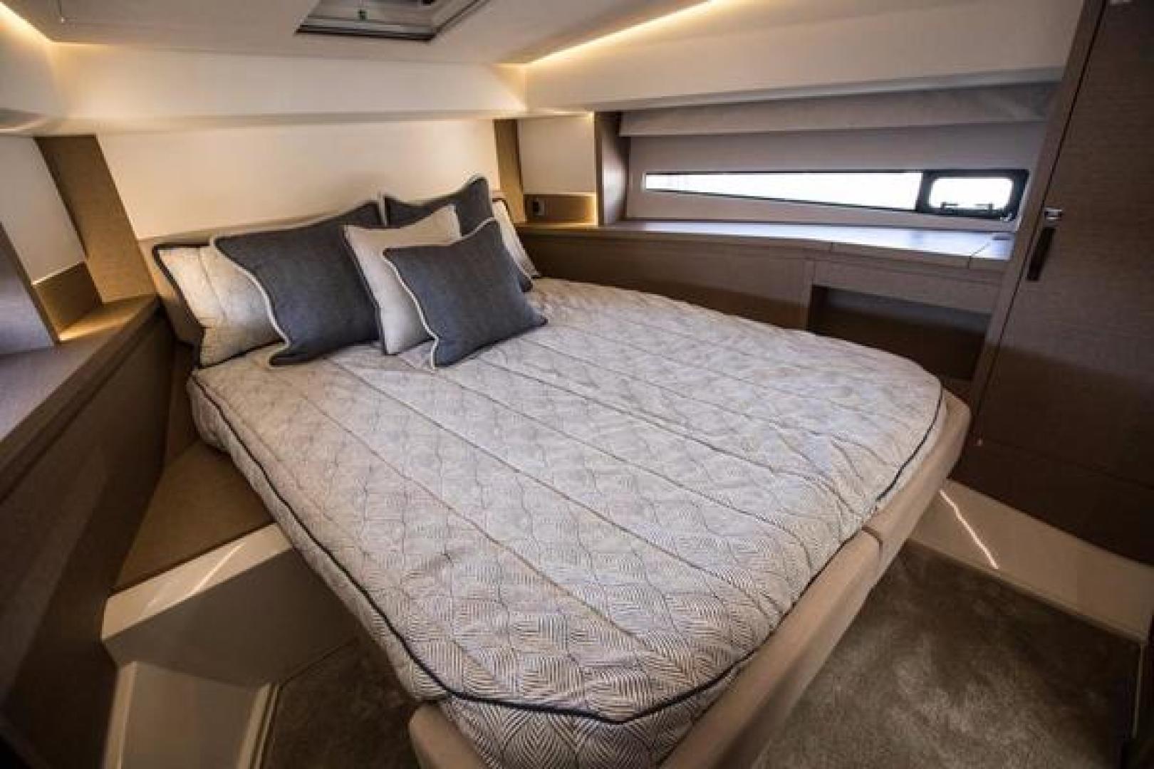 Slide: The Image of Prestige 460 Flybridge 2025 - 783733