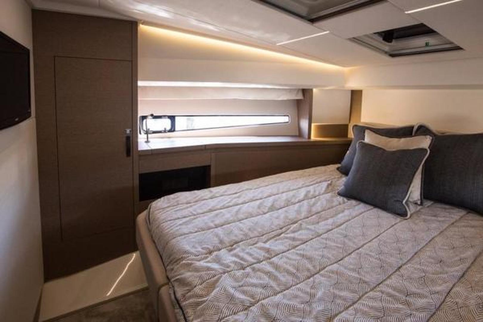 Slide: The Image of Prestige 460 Flybridge 2025 - 783734
