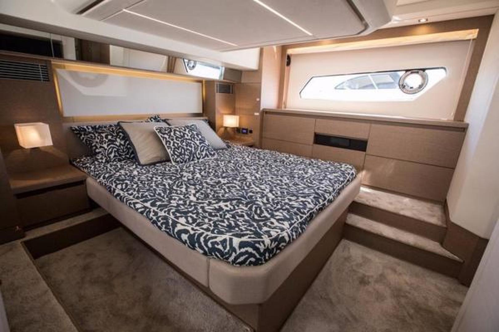 Slide: The Image of Prestige 460 Flybridge 2025 - 783737