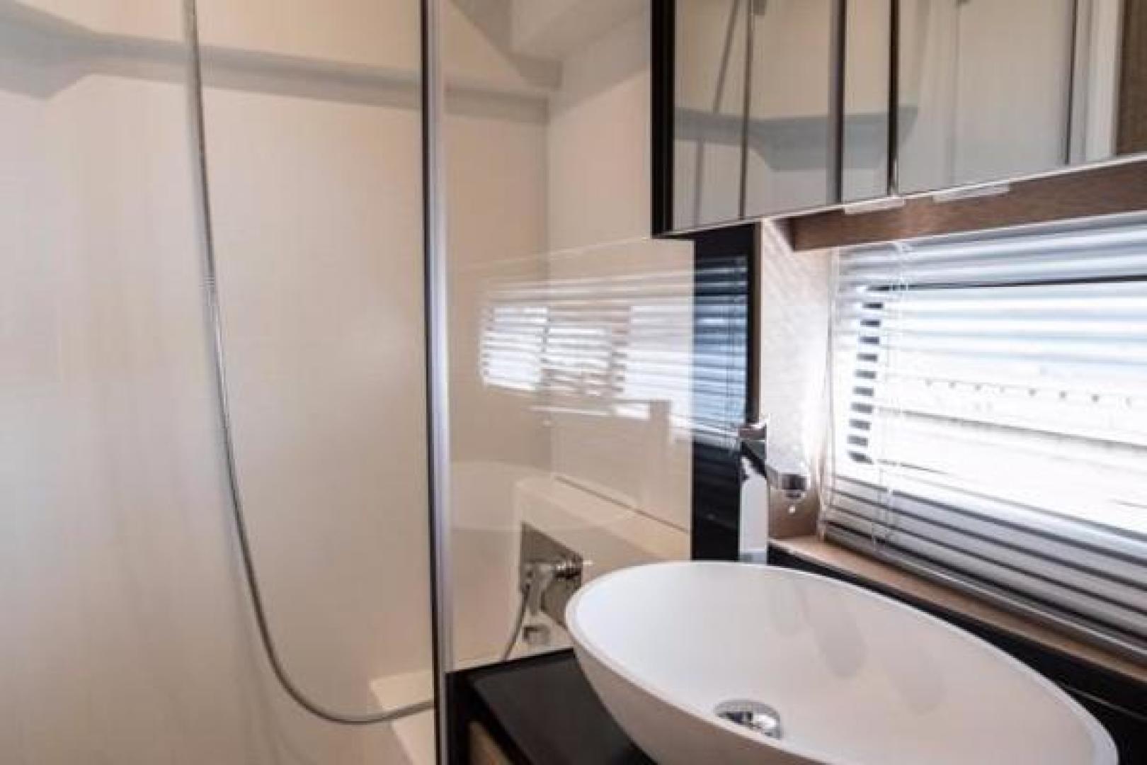 Slide: The Image of Prestige 460 Flybridge 2025 - 783739