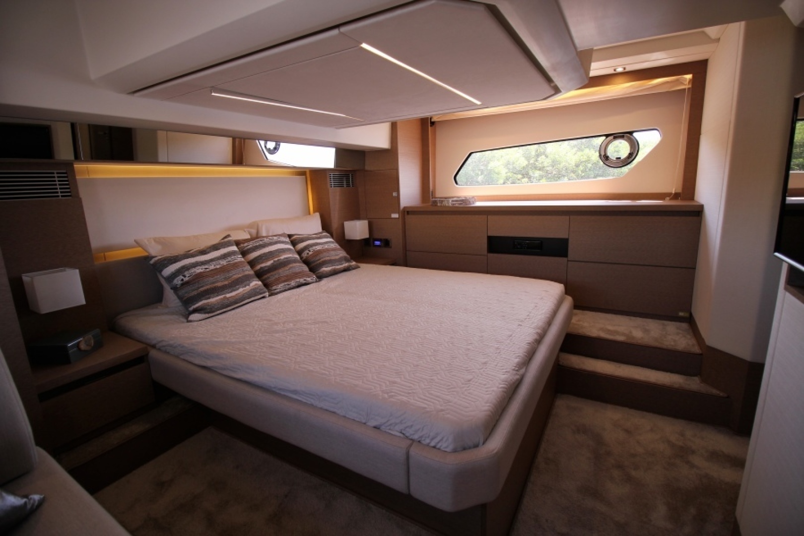 Slide: The Image of 2018 Prestige 460 S Yacht - Unforgettable - Master Stateroom - 5106084