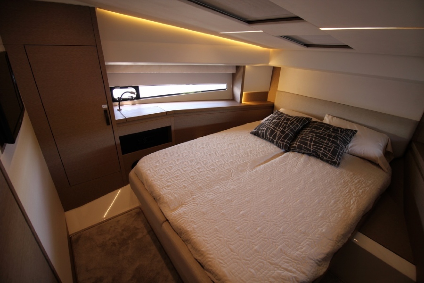 Slide: The Image of 2018 Prestige 460 S Yacht - Unforgettable - Guest Stateroom - 5106090