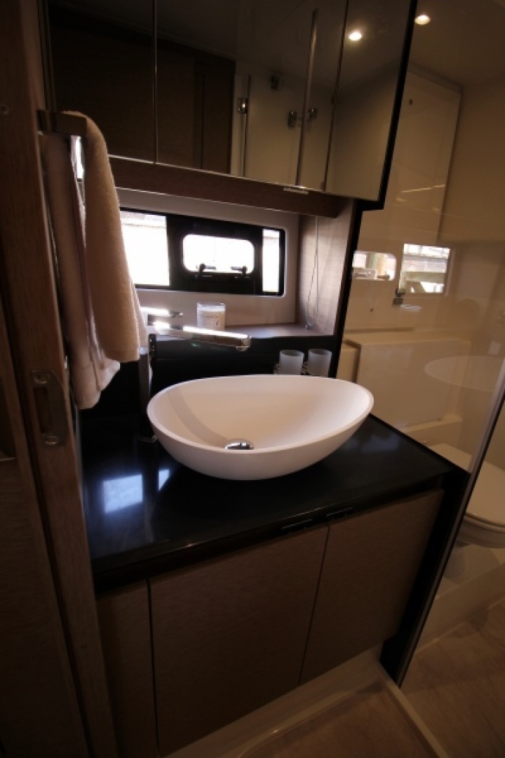 Slide: The Image of 2018 Prestige 460 S Yacht - Unforgettable - Guest Head - 5106093