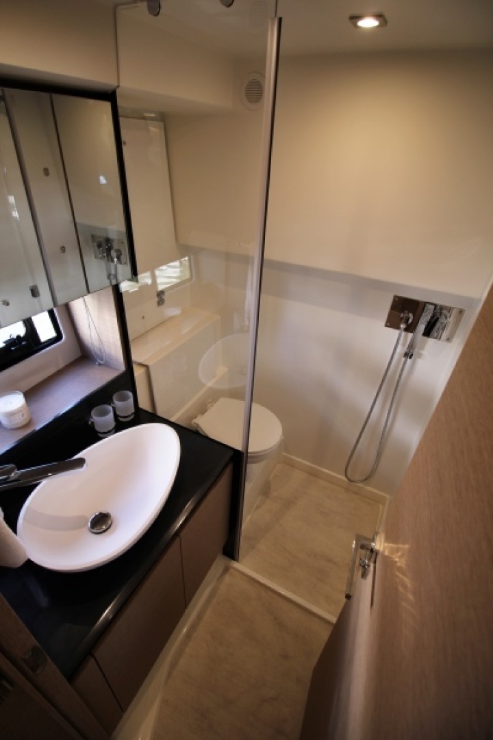 Slide: The Image of 2018 Prestige 460 S Yacht - Unforgettable - Guest Shower Stall - 5106094